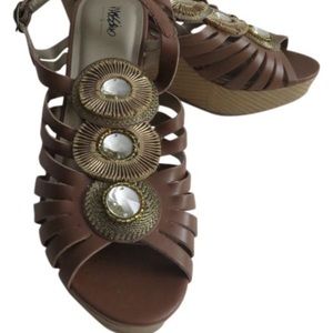 NEW Women's Girl's Brown Strappy Peep Toe Wedge Sandal Shoe With Stones Size 8